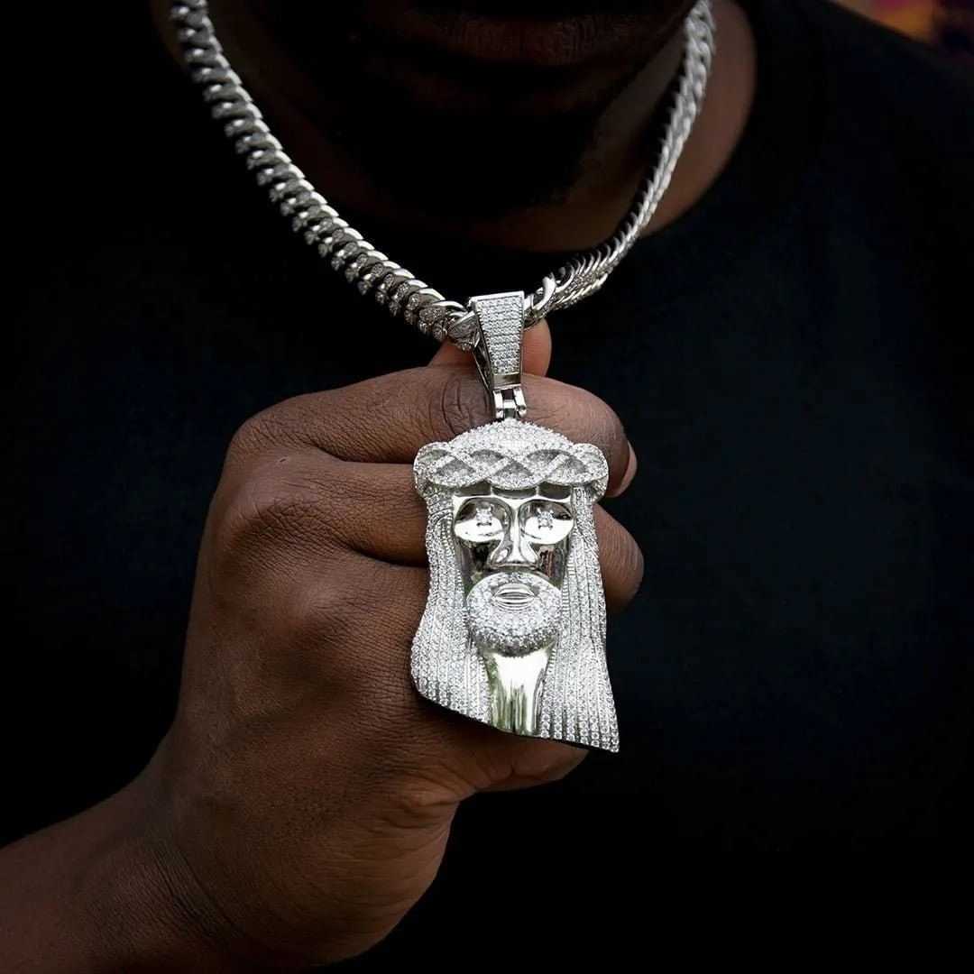 2025 Designer pendant Solid S925 Silver Iced Out Moissanite Vvs Diamond Jesus Head Sliver Necklaces Men Pendant Christian Jewelry