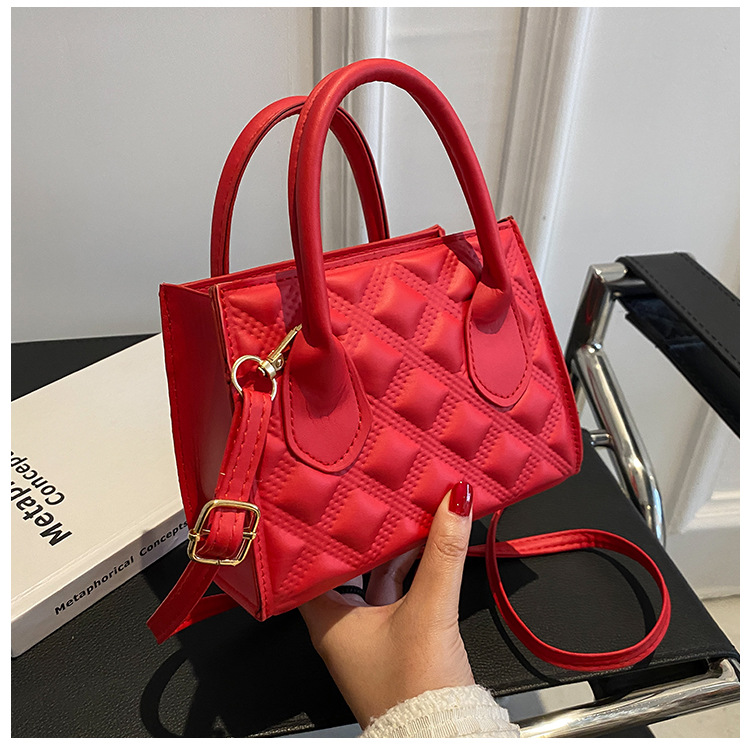 Popular texture female bag 2025 new fashion single shoulder foreign style small square bag simple personality hand crossbody bag
