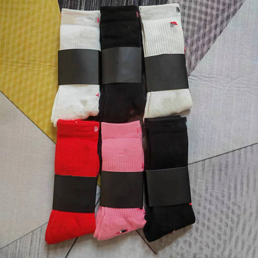 Luxury Men Women socks Designer stocking classic letter comfortable breathable cotton high quality fashion 15 kinds of color freedom to choose