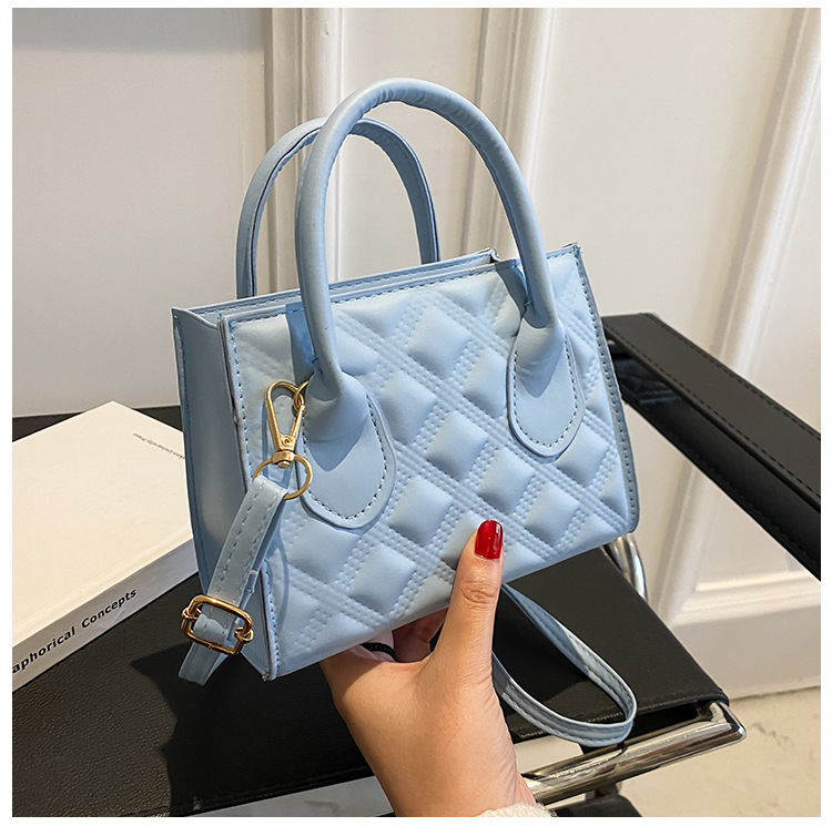 Popular texture female bag 2025 new fashion single shoulder foreign style small square bag simple personality hand crossbody bag