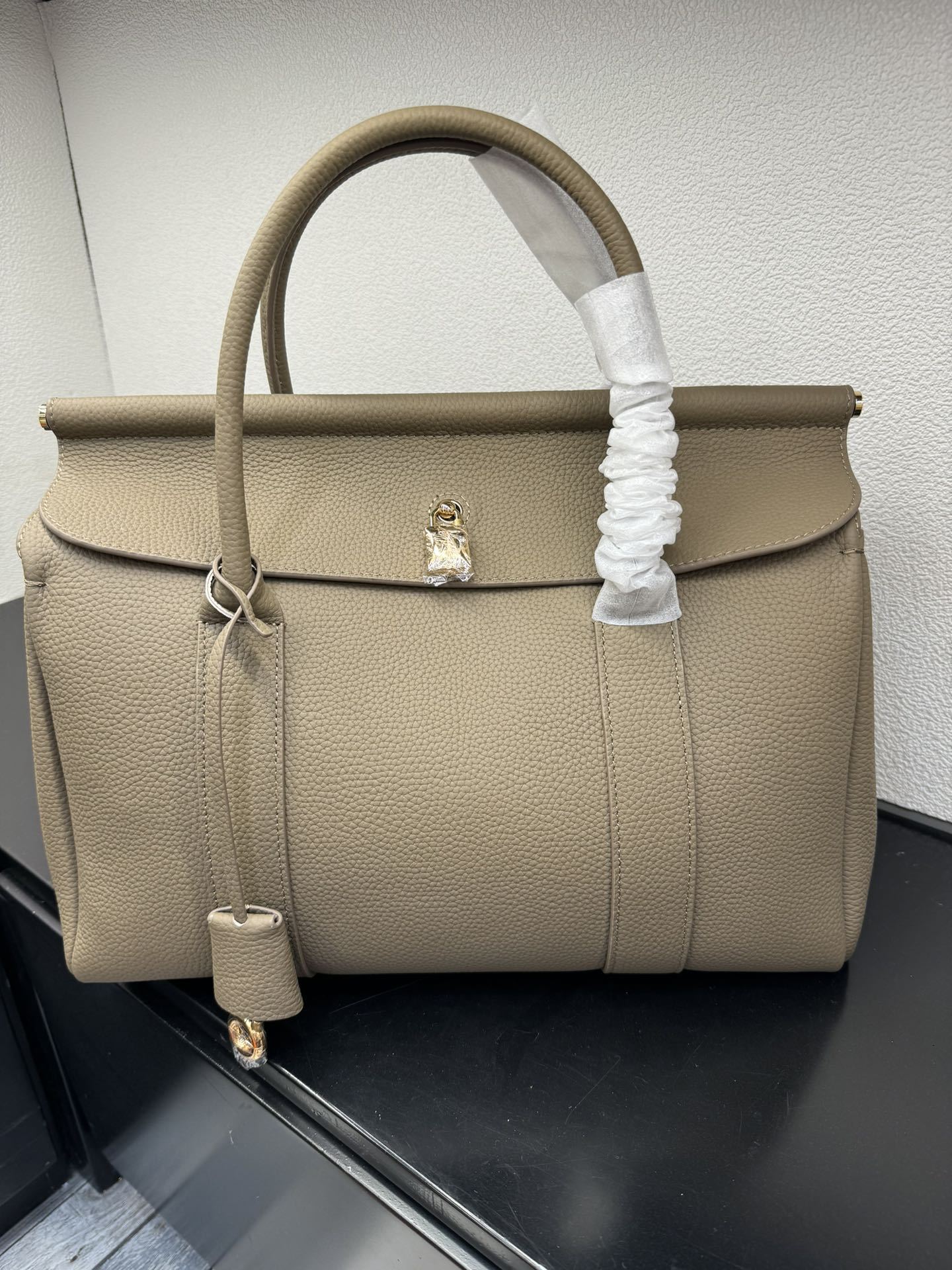 Bag 2025 Head Layer Leather Handbag, Same Style As Liu Shishi Loom Large Capacity Tote Bag, Commuter Women's Bag