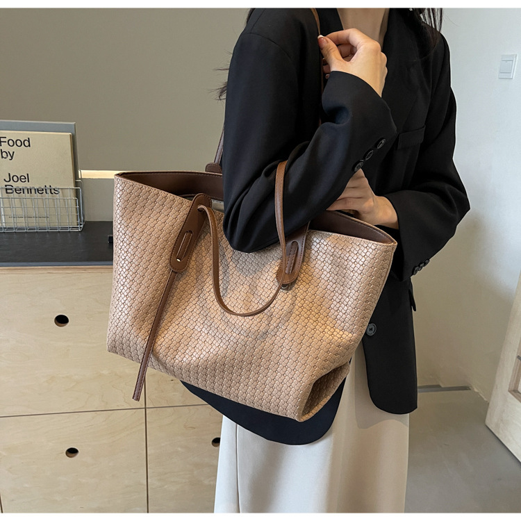 High Quality Designer Solid Color Bag Casual Shoulder Bag Fashionable Handbag Simple Multifunctional Bag, Large Capacity Wallet Card Bag, Commuting Co