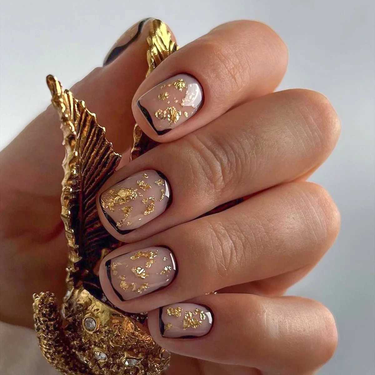 24Pcs Brown Wearable Fake Nails Simple Leaves Design False Nail Tips Short Round Press on Nails French Full Cover Fake NailW250120