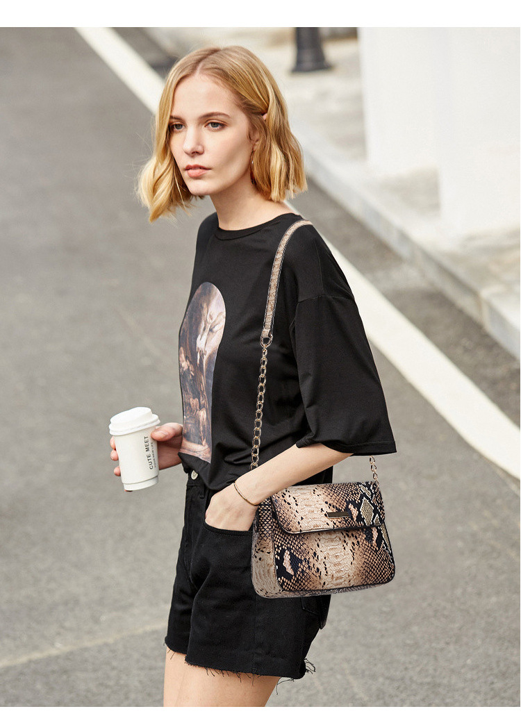 Cross NEW border serpentine single shoulder crossbody 2025 new European and American retro armpit small square chain female bag foreign trade wholesal