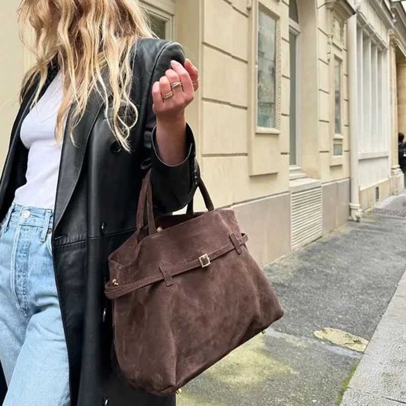 New Arrival Fashion Suede Large Capcity Tote Bag Designer Belt Women Handbag Maillard Autumn and Winter Bags Luxury Vintage Big Commuter Bag Z250118