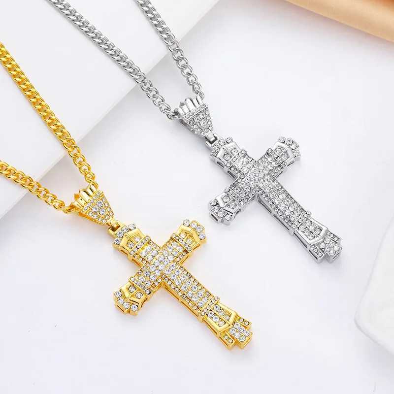 Mens Jewellery Luxury Rap Cuban Chain Pendant Christian Religion Hip Hop Rock Cross Necklace for Men Friendship Jewelry GiftsXJ250121