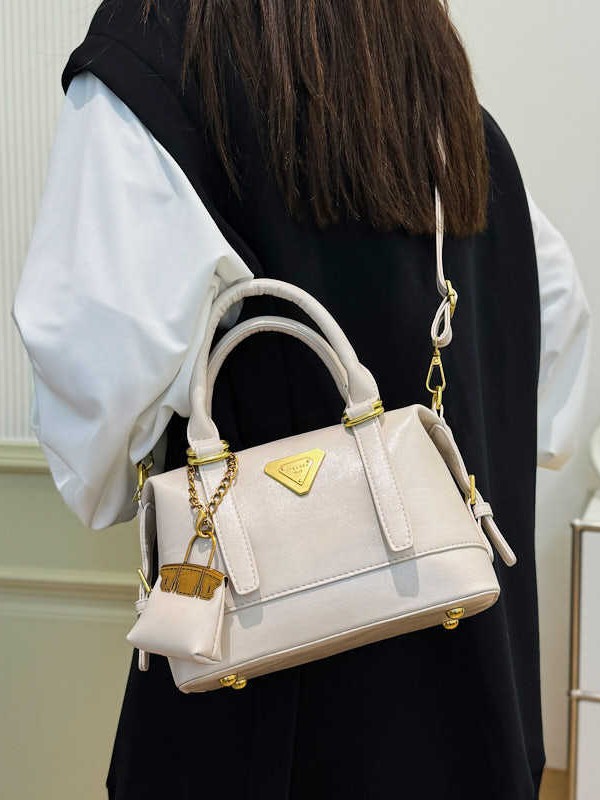 Simple retro new portable bucket bag hot female shoulder 2025 niche winter fashion all Korean version