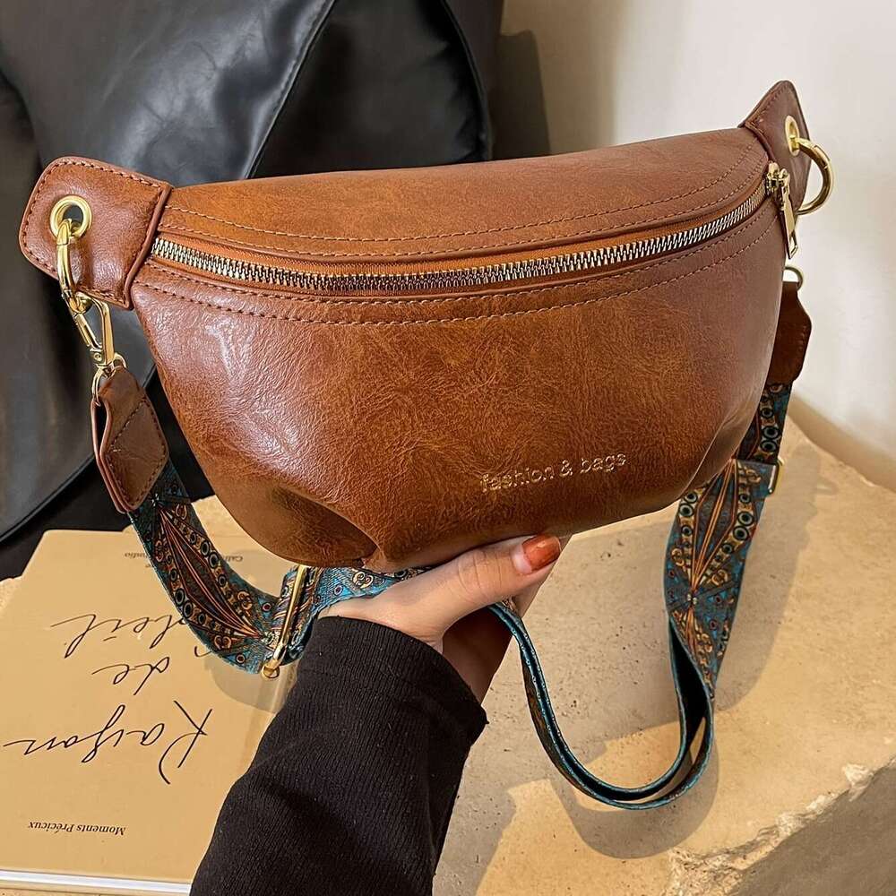 2023 Autumn/Winter Fashion Women's Backpack Style Artificial Leather Waist Bag with Adjustable Wide Shoulder Strap, Anti Staining, Zipper Closure