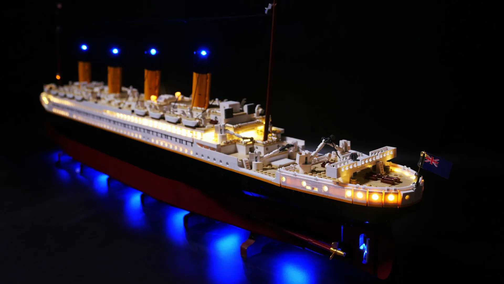 Titanic Building Blocks Set - Large Cruise Ship Model, DIY Toys for Kids, Compatible with 9090 Bricks