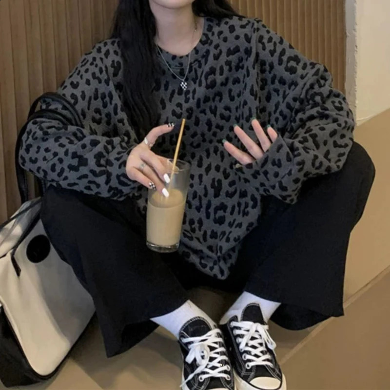 Women Vintage Fashion Leopard Print Streetwear Oversized Sweatshirt Y2K Harajuku Casual Hoodies O Neck Long Sleeve Pullover Tops 250113