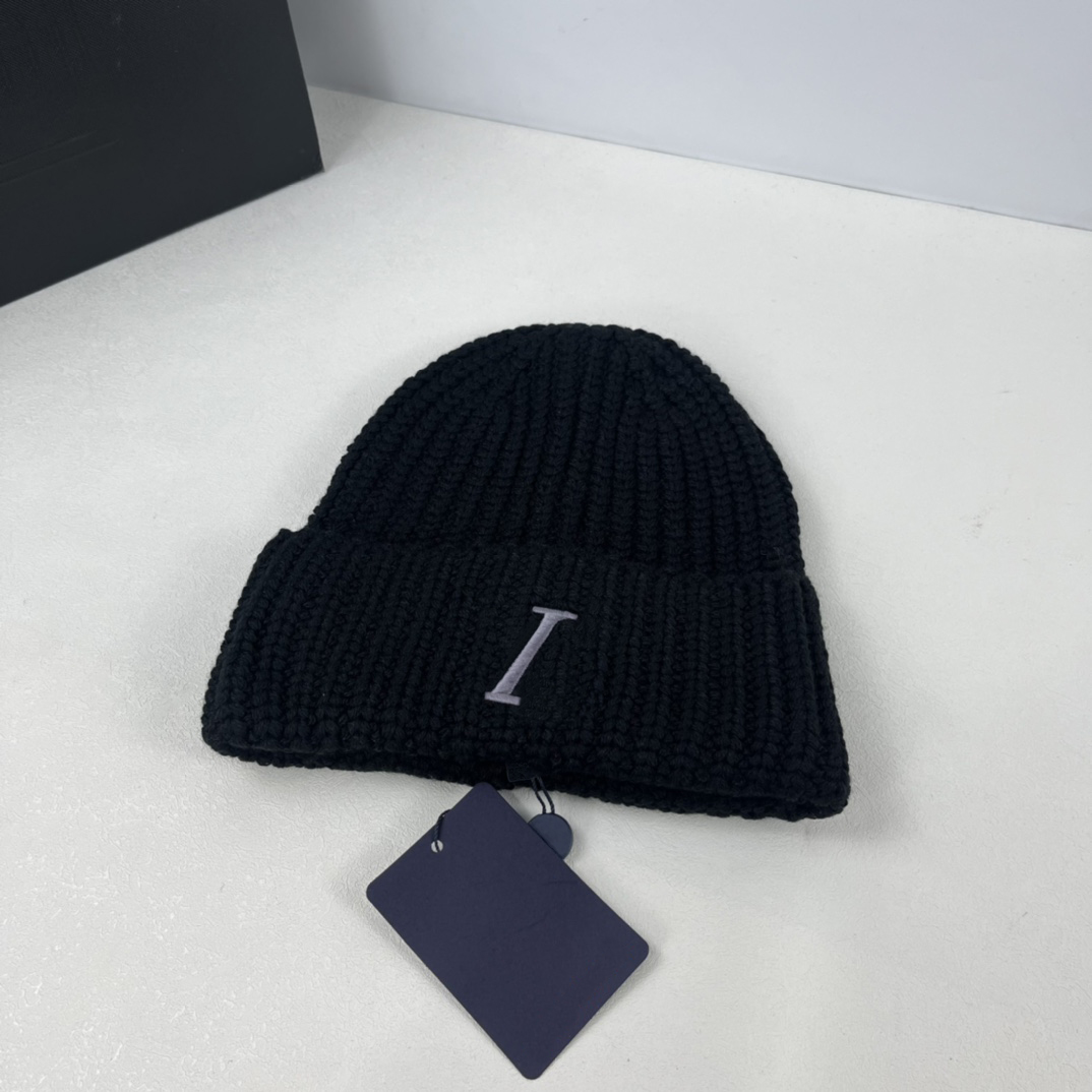Beanie Hats Neutral Designer Hat Thick Warm Windproof Knitted Hat Simple And Fashionable Daily Outdoor Travel Wear