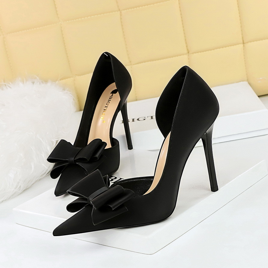 New Designer Pumps Sexy Party Butterfly-knot Pointed Toe Sequined Cloth Thin Heels sweet Dress Women Shoes 418b
