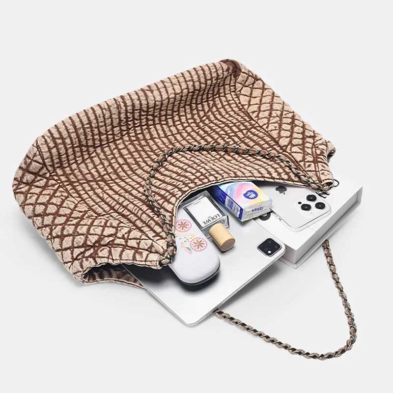 New Arrival Large Capacity Tote Bags For Women Luxury Designer Handbags And Purses New In Denim Cloth Embroidery Rhombus Chain Shoulder Z250118