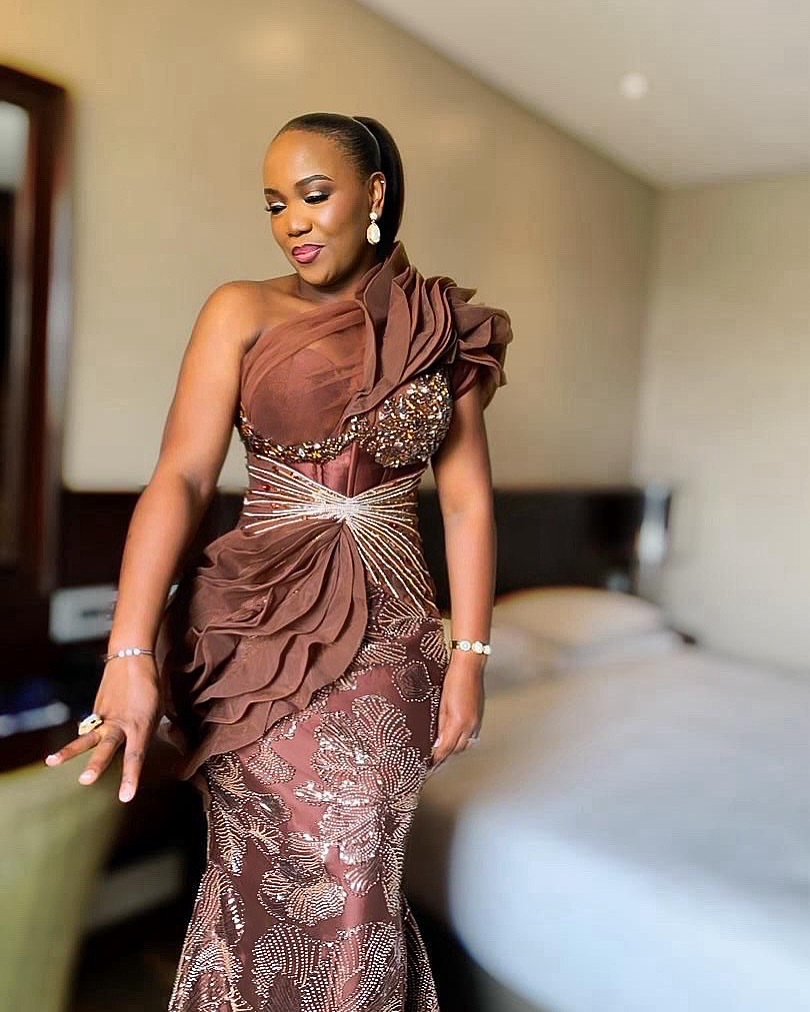 Aso Ebi Chocolate Mermaid Prom Dresses 2025 ral Lace Crystals Evening Formal Party Second Birthday Engagement Gowns Plus Size Dress For Special Ocns