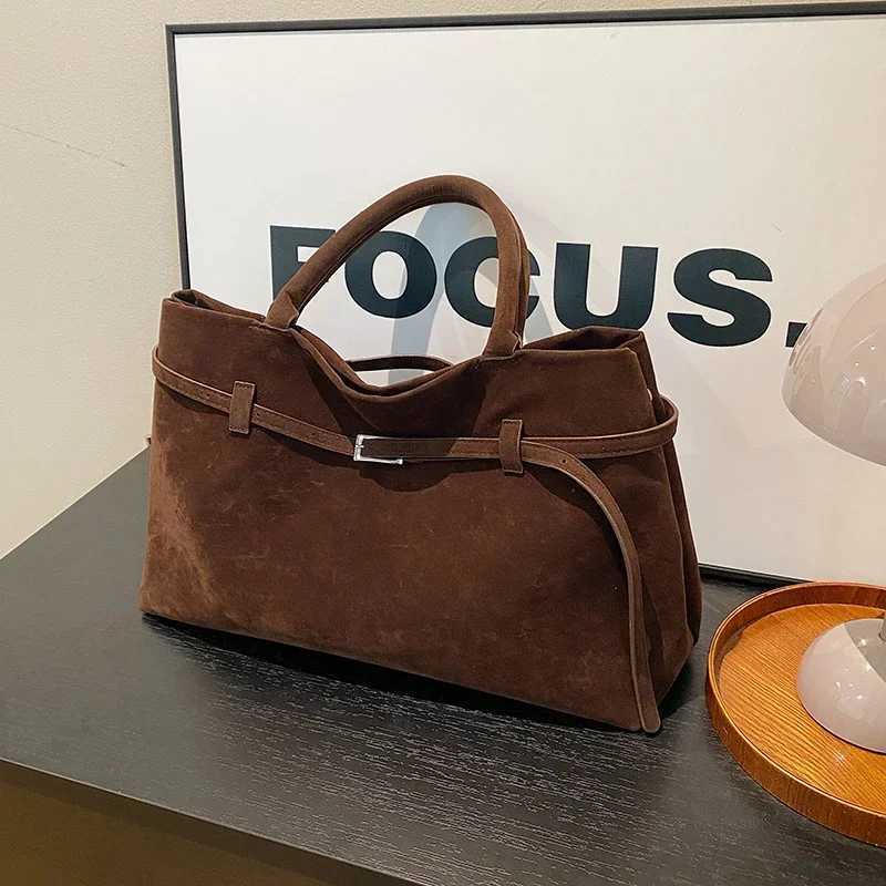 New Arrival New Fashion Solid Casual Tote Top-Handle Bags Good-looking Matte Finish Retro British High-capacity Commute Style HandBags Z250118