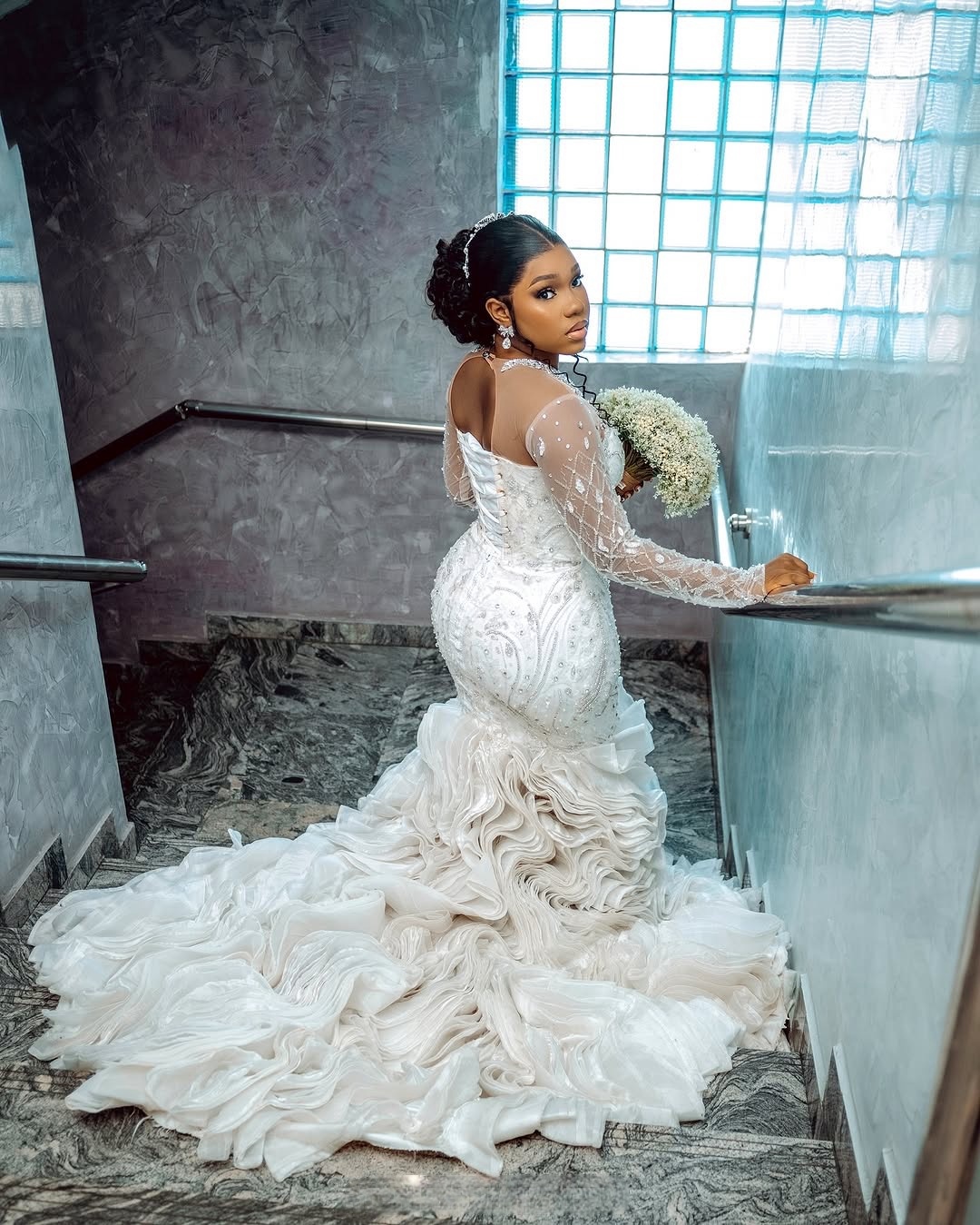 2025 Arabic Aso Ebi Plus Size Ivory Wedding Dresses Crystals Beaded Lace Tiers Organza Bridal Gowns Dress For Bride