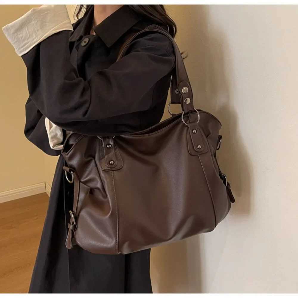 Female Hobo Handbag Large Capacity Shoulder Bags Big Stylsih Ladies Soft Leather Hobos Messenger Bags Women C250121