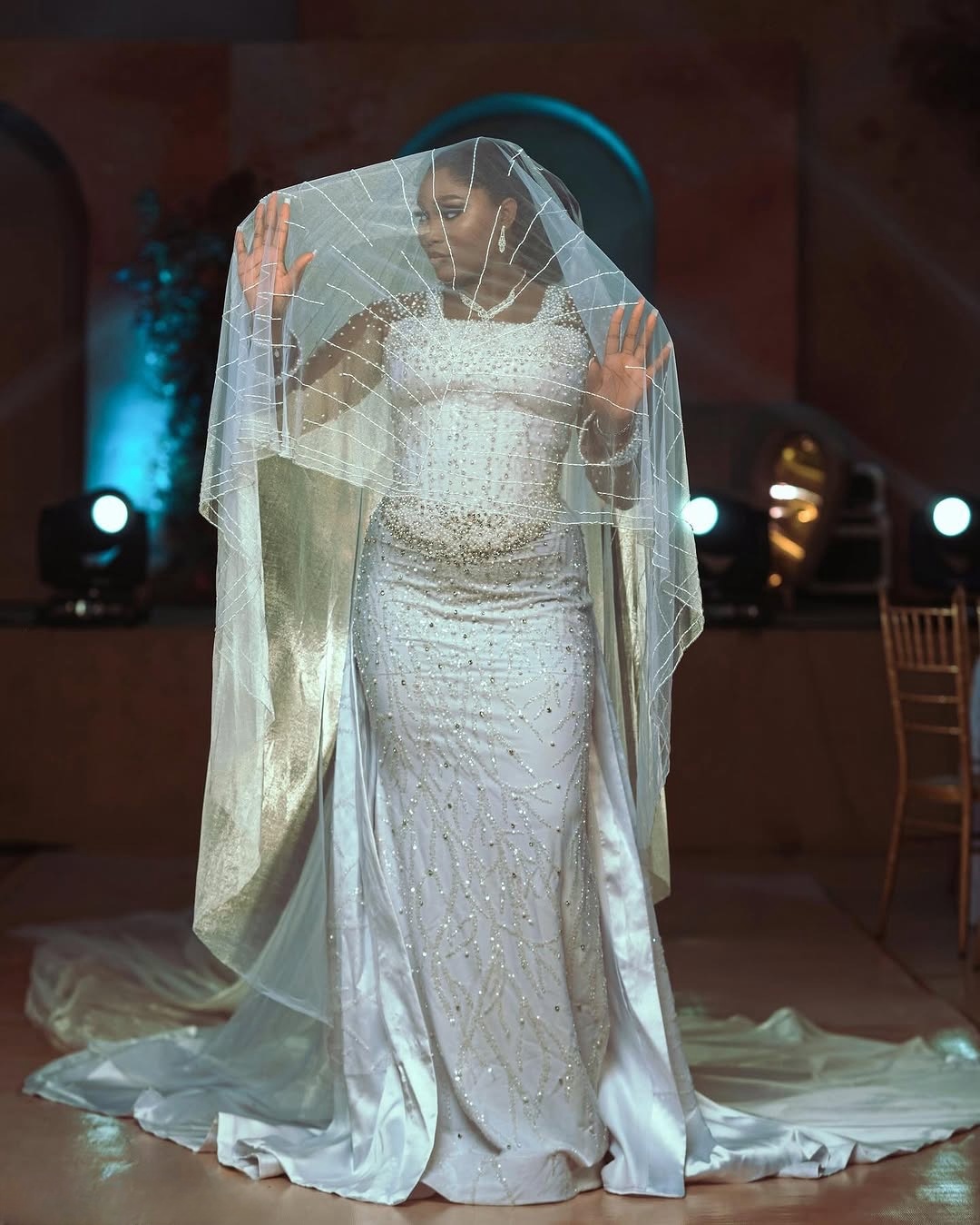 2025 Arabic Aso Ebi Plus Size Ivory Lace Wedding Dresses Pearls Crystals Detachable Train Full Sleeves Bridal Gowns Dress For Bride