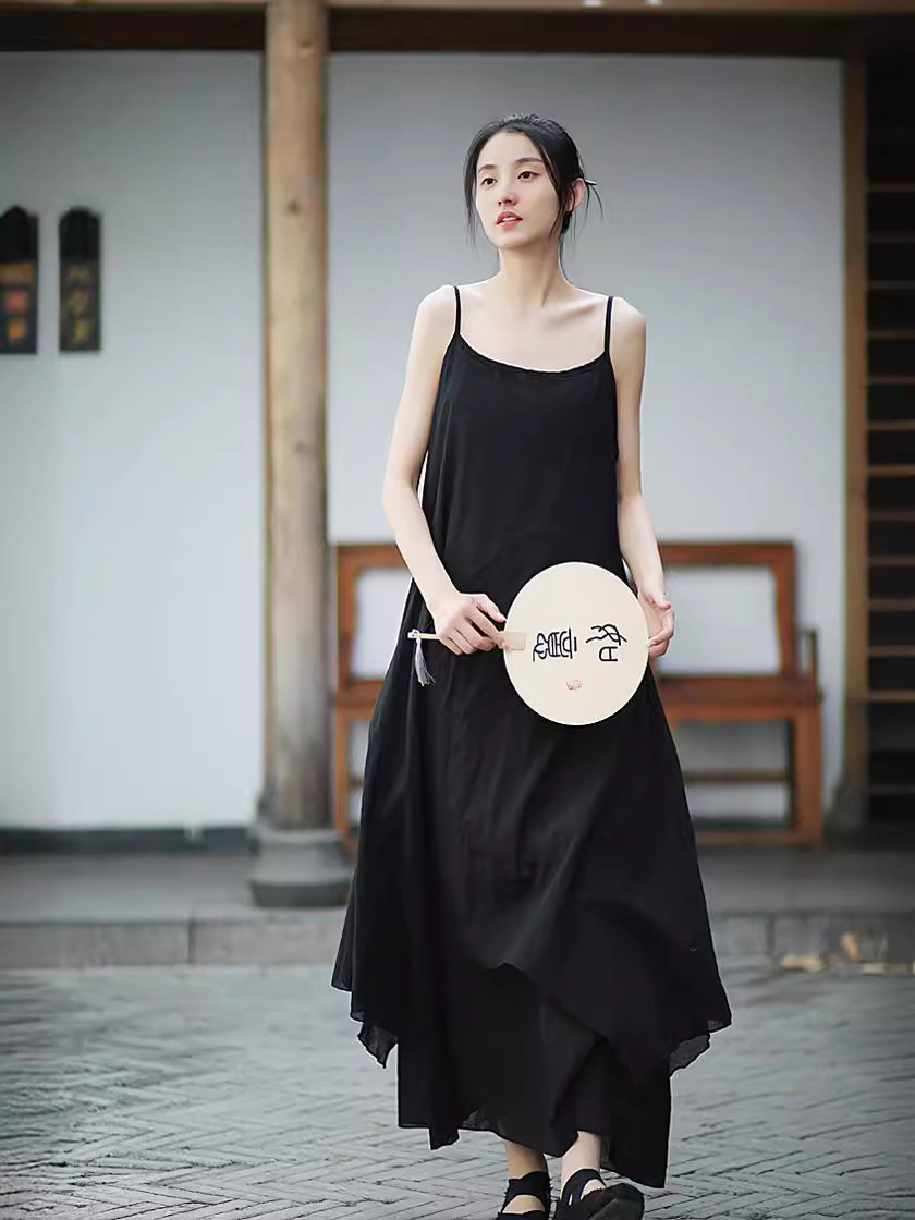 T5160 Dark Yamamoto style wood ear lace pinch pleated literary and elegant suspender skirt black and white dress
