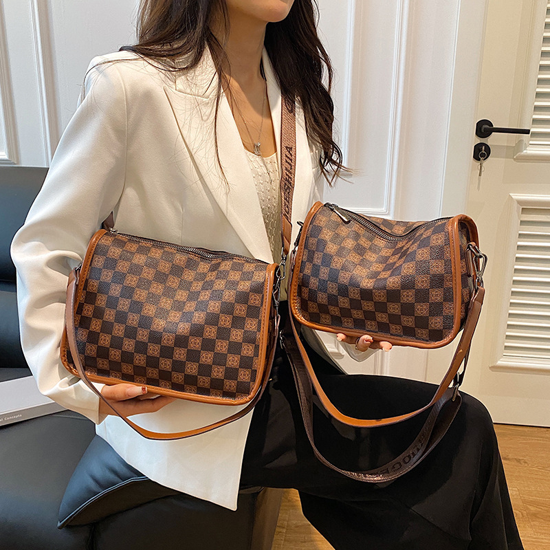 2025 Designer shoes free shipping designer shoulder bags flap 2025 new Spring Fashionable Versatile Alligator Crossbody Bag