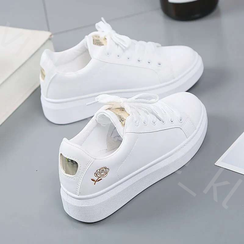 Spring Women Casual Shoes White Breathable Embroidered Flower Lace-Up Women Sneakers Fashion Korean Version Women Tennis Shoes 111
