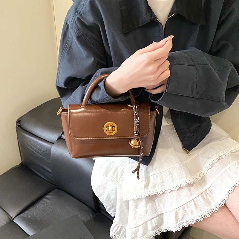 Small PU Leather Flap Shoulder Bag for Women 2025 Winter Trend Y2K Handbags Females Short Handle Crossbody Bags