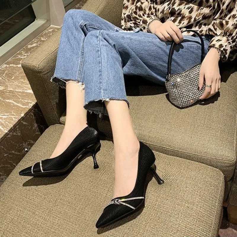 Ladies Pumps Black Rhinestone Dia Wedding Hot Bride Shoe With Heel Wens New Shoes Crystals Elegant Dress A Lastest Wholes Chic Z250121