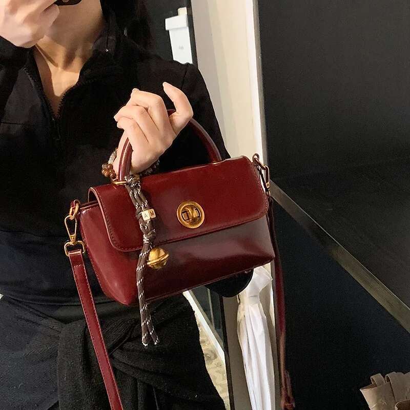 Small PU Leather Flap Shoulder Bag for Women 2025 Winter Trend Y2K Handbags Females Short Handle Crossbody Bags