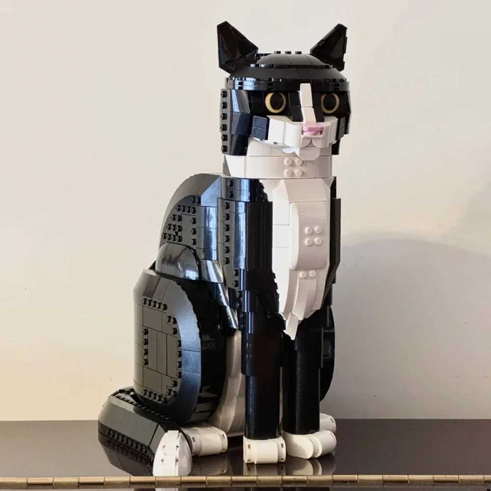 1710Pcs MOC New 21349 Tuxedo Cat Building Blocks Creative Animal Assembly Toy Diy Educational Puzzle Toys Gift W250115