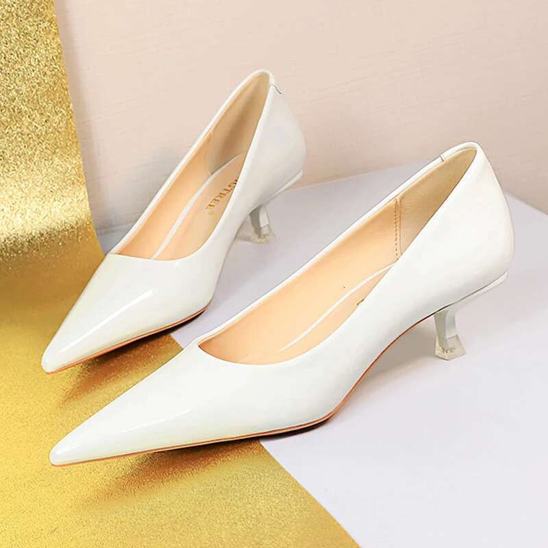 Patent Leather Mid Heel 2025 Spring New Kitten 4.5 Cm Pointed Shoes Women Pumps Occupational OL Office Heels