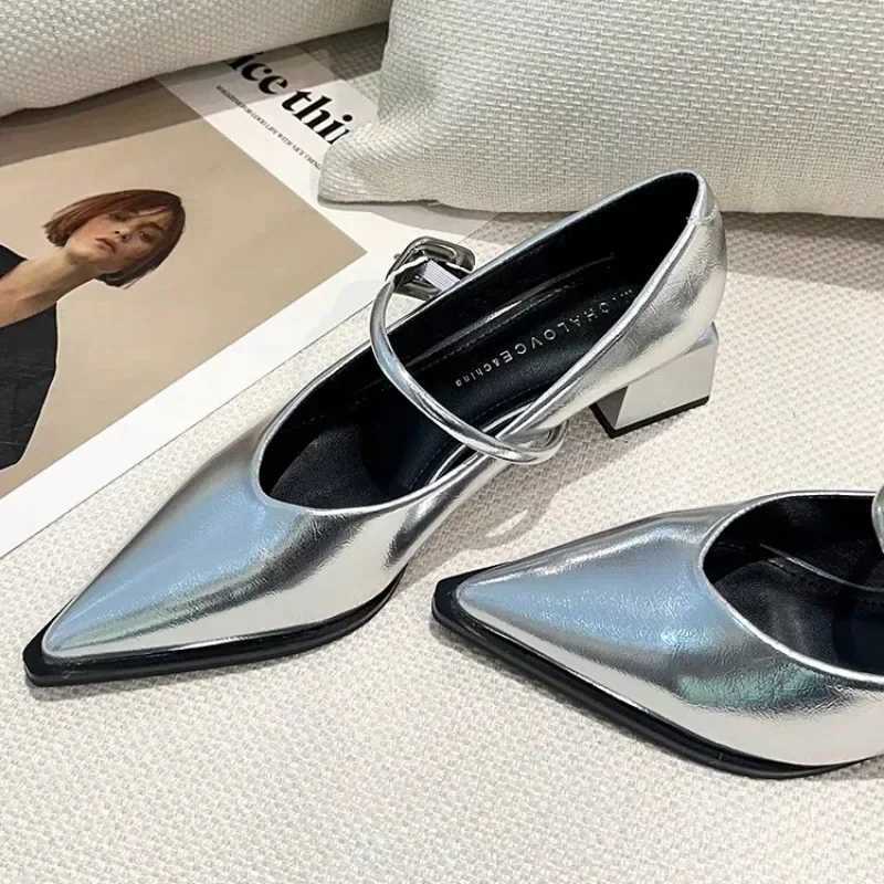 2024 Spring Pointed Toe Versatile New Style Single Square Heel Wens Shoes Medium Professional Dress French High Hot H Z250121