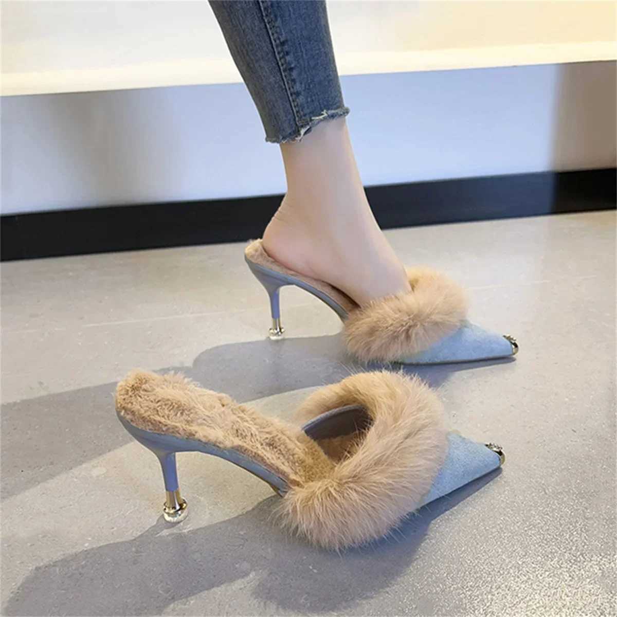 Wen High Heel Shoes 2024 Fur Slippers Mes Pointed Toe Furry Slides Fashion Elegant New Designer Flip Hot Flops Off Pumps Z250121