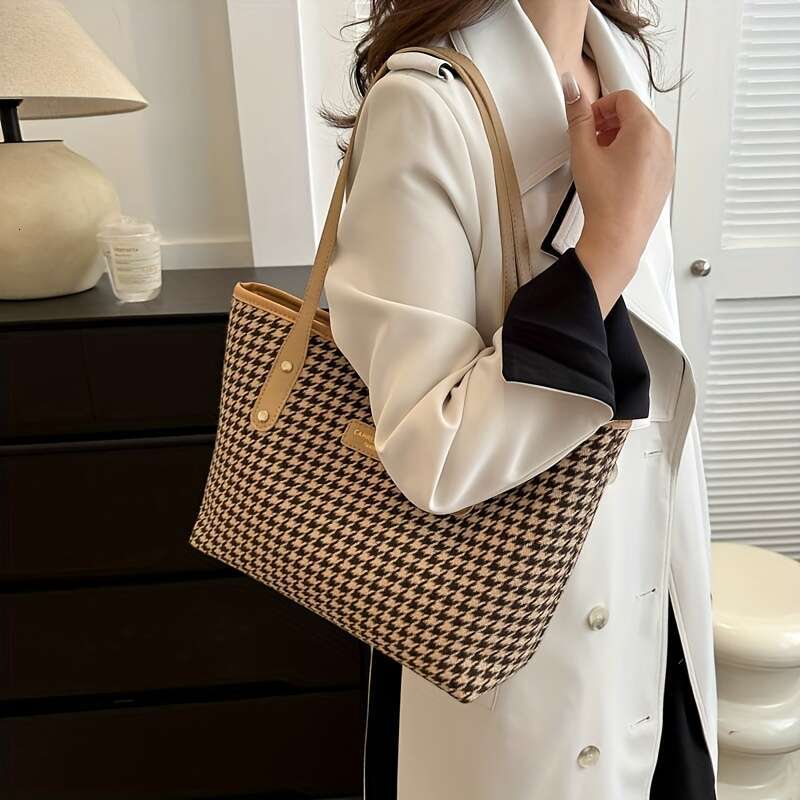 Elegant Thousand Bird Pattern Women's Large Handbag - Durable Polyester Fiber, Spacious Shoulder Backpack Commuter Bag, Zippered Closure and Blac