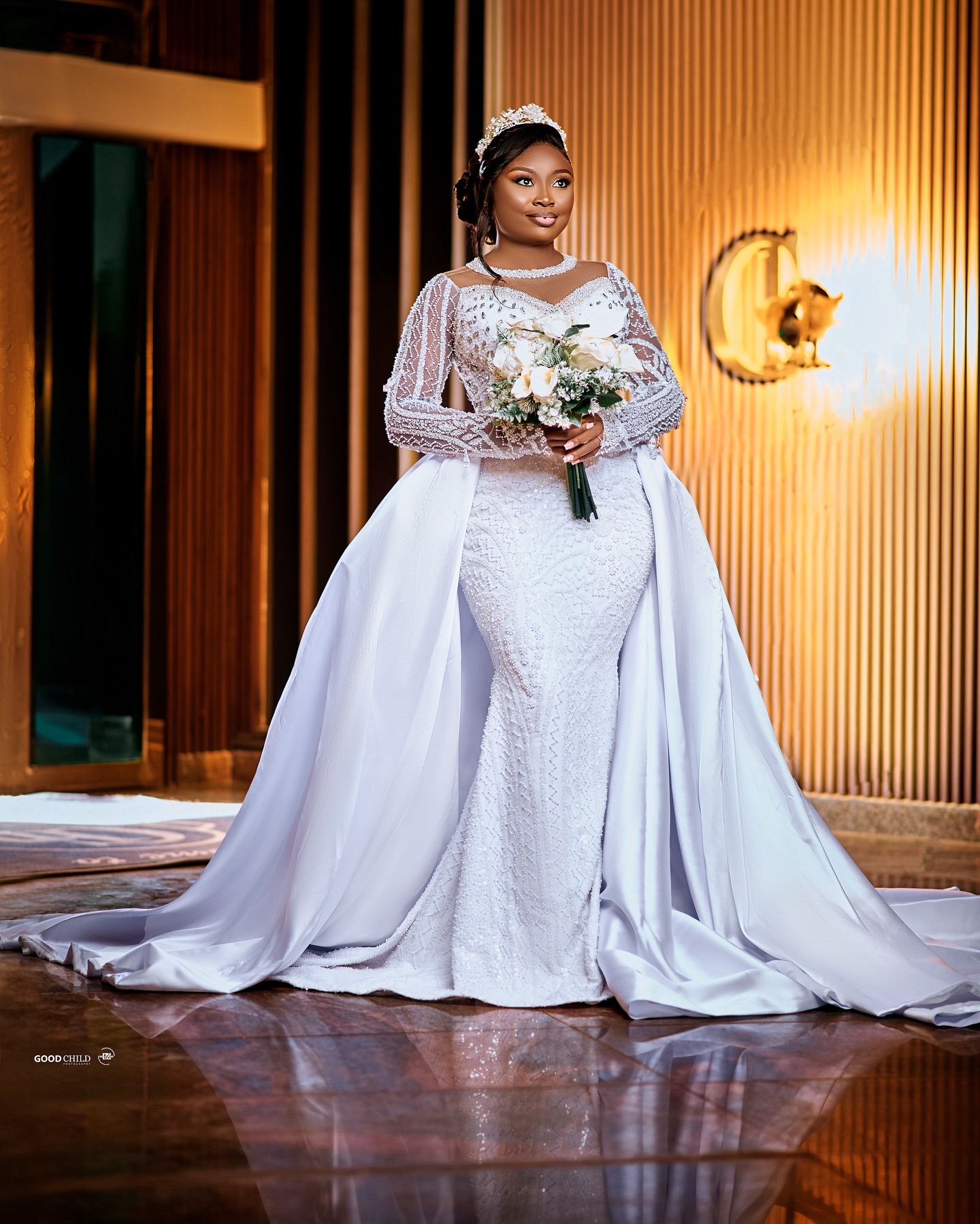 2025 Arabic Aso Ebi Plus Size White Wedding Dresses Crystals Beaded Full Sleeves Detachable Train Bridal Gowns Dress For Bride
