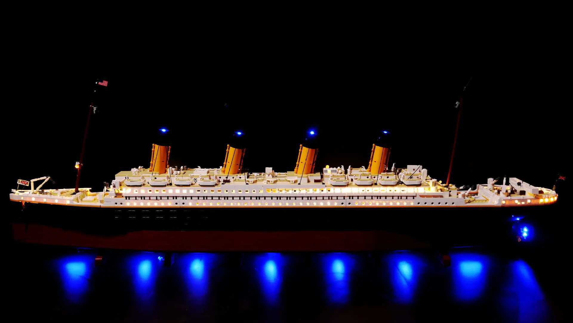 Titanic Building Blocks Set - Large Cruise Ship Model, DIY Toys for Kids, Compatible with 9090 Bricks