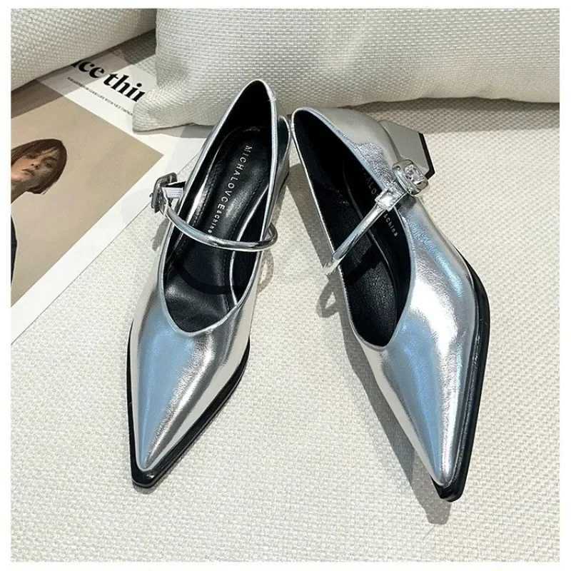 2024 Spring Pointed Toe Versatile New Style Single Square Heel Wens Shoes Medium Professional Dress French High Hot H Z250121