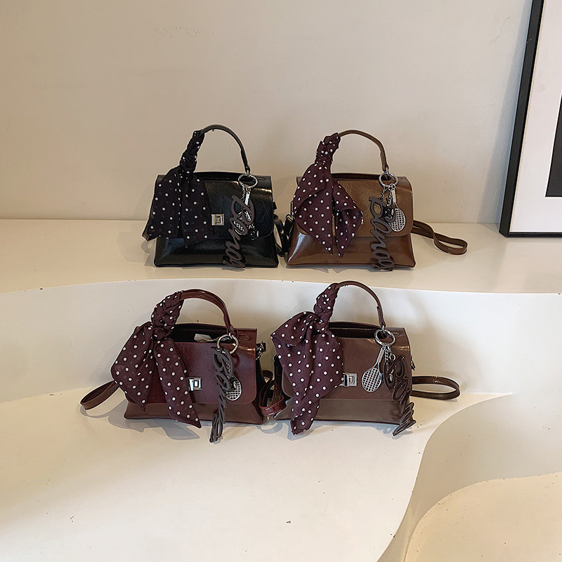 2025 Designer free designer 3 shipping shoulder bags flap 2025 new style Spring Fashionable Versatile Artwork Crossbody Bag black