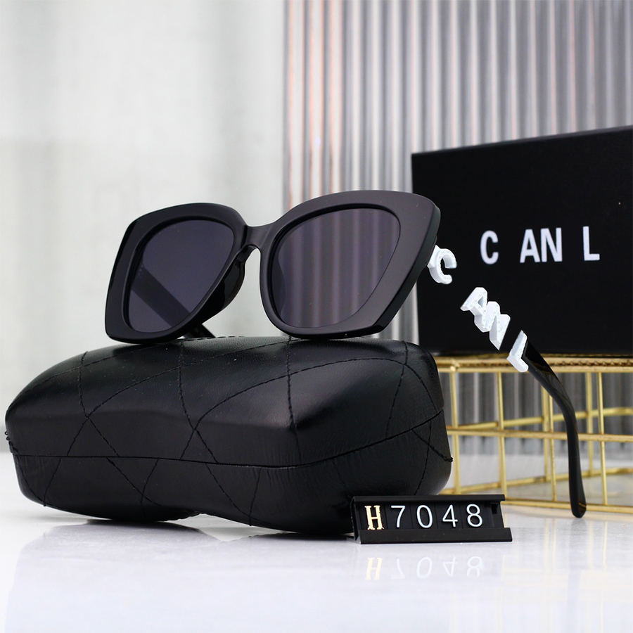 Designer Letter Hollow Decoration Sunglasses Women Small Frame Fashionable Men Gift Beach Sunshade And UV Protective Glasses