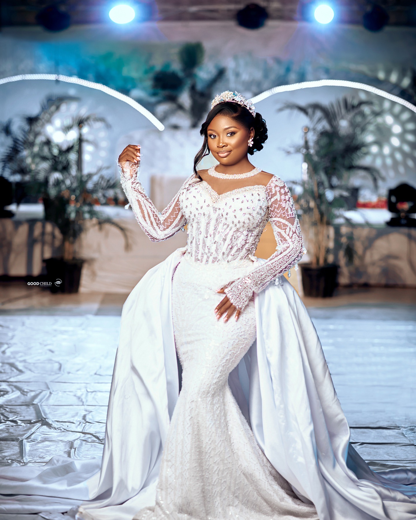 2025 Arabic Aso Ebi Plus Size White Wedding Dresses Crystals Beaded Full Sleeves Detachable Train Bridal Gowns Dress For Bride