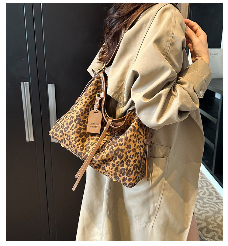 Free shipping 2025 new designer bag Shoulder tote Bags For womans ladies leopard print fashion handbag square crossbody Underarm bag