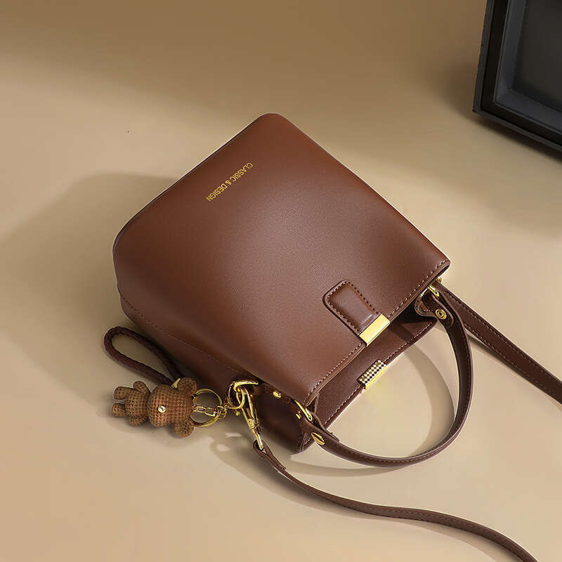 Women's New Leather Crossbody Bucket Handheld Autumn/Winter Luxury Versatile Shoulder Bag
