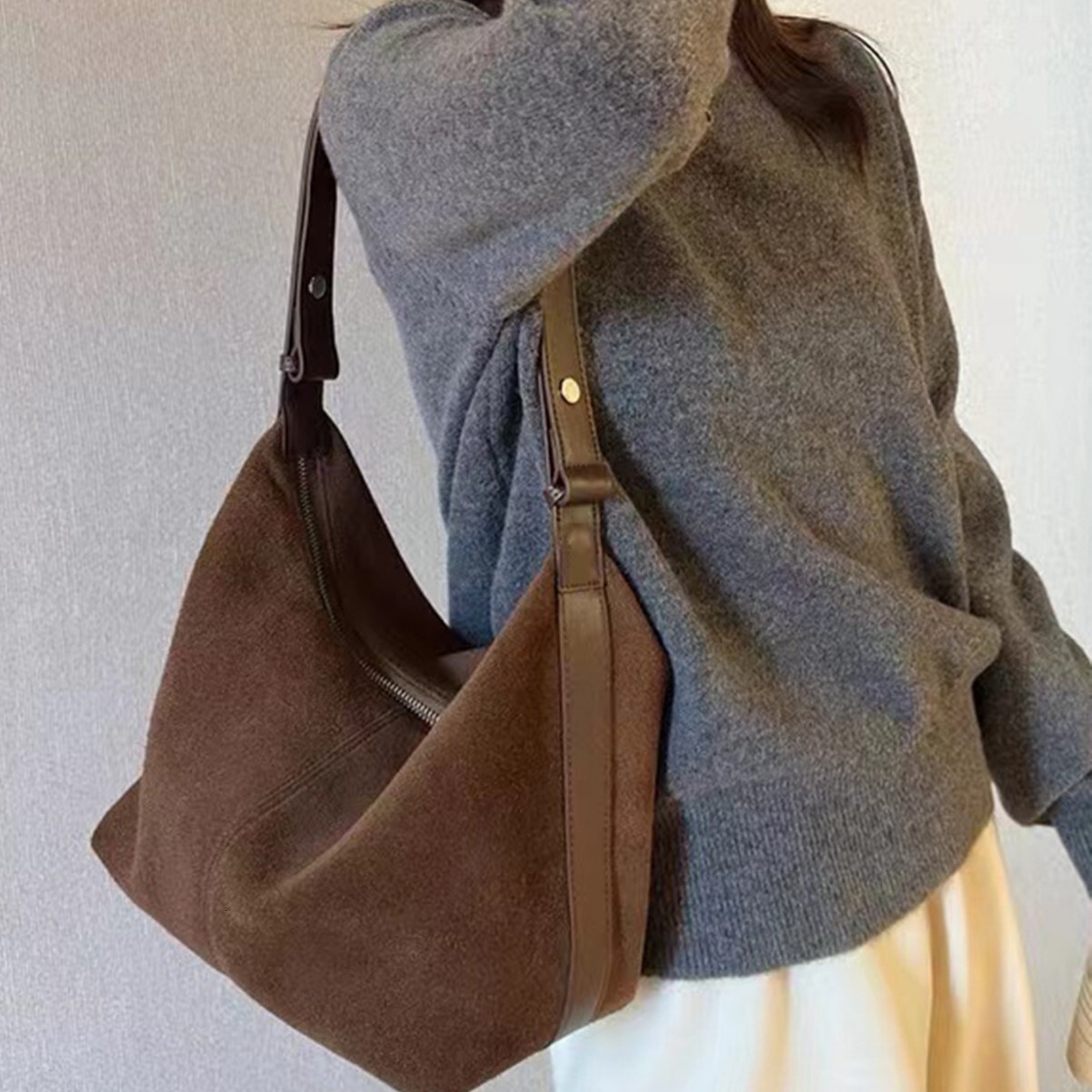 Free Shipping New Designer Bag Handbag Suede Leather Large Capacity Bag Velvet Shoulder Bag Commuting Handbag Outdoor Leisure Bag