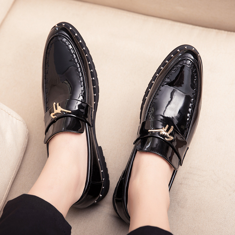 Leather Men's hairstylist casual NEW hot Pointed men's leather shoes slip-on loafers Peas footwear 38-44