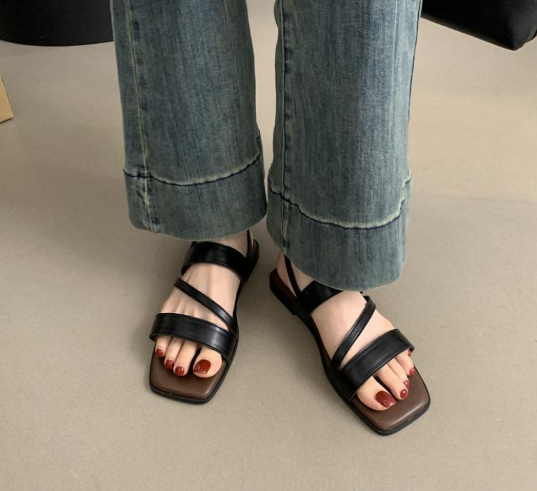 Women Sandals Flat Bottom Simple Style Design Sense Versatile Triple hot Black Beige Khaki Free shipping