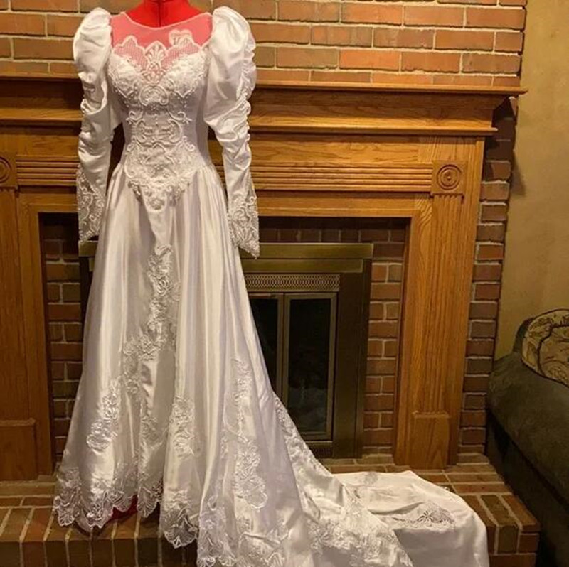 Vintage Princess Wedding Dresses With Long Sleeve Stain Crystal Applique Customsized Ruched Garden Farm Bridal Gown Garment
