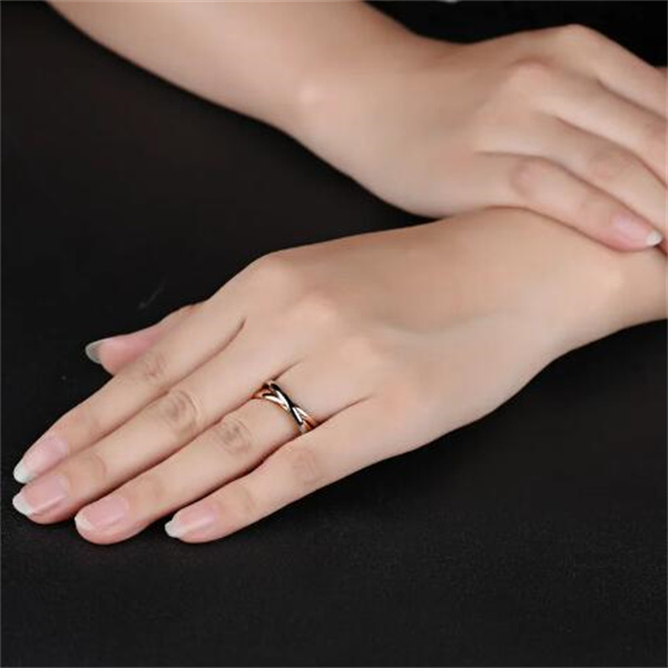 Fashion Classic Creative Trinity Three Ring Winding Ring Women's Stainless Steel 3 Color Rolling Wedding Band Rings