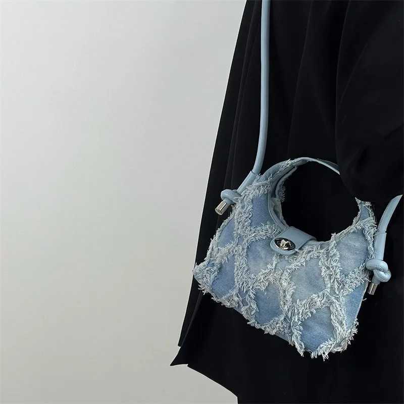 Retro denim bag womens new niche design tassel cross body bag fashionable and simple shoulder bag trend Y250319