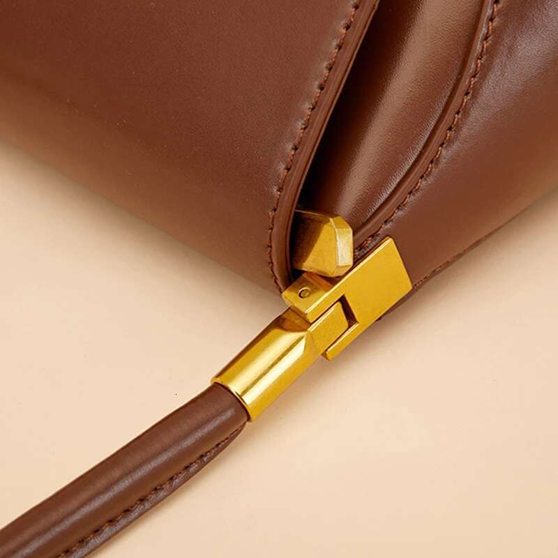 Niche Stick Fashion New Retro Underarm French Shoulder Bag Genuine Leather Handbag