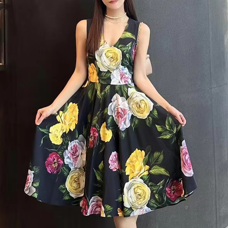 Women's Printed Silk Sleeveless Pleated Dresses Fashion Top Quality Elegant V-Neck Waist Up Flora Design Knee Length Vestdios Spring Luxury Brand