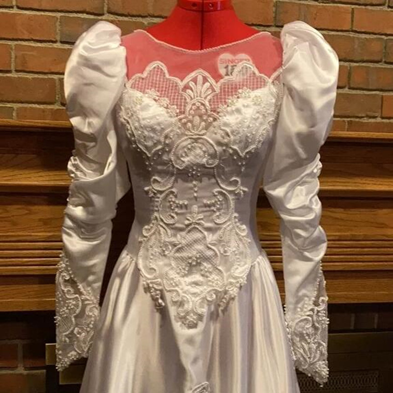 Vintage Princess Wedding Dresses With Long Sleeve Stain Crystal Applique Customsized Ruched Garden Farm Bridal Gown Garment